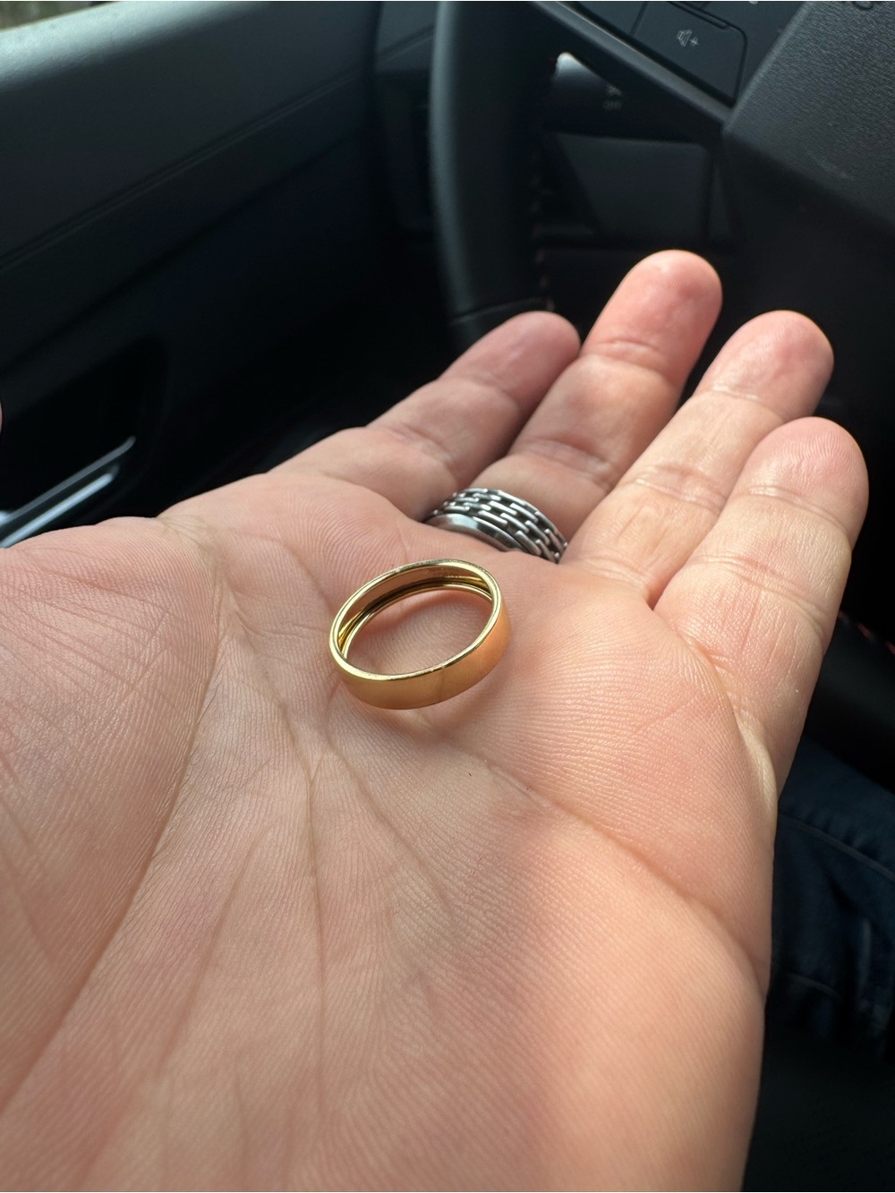 Authentic vintage  10 K Gold Band Ring